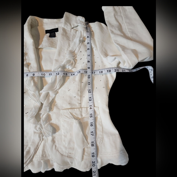 Anne Carson Cream Ruffled Blazer - Picture 5 of 5